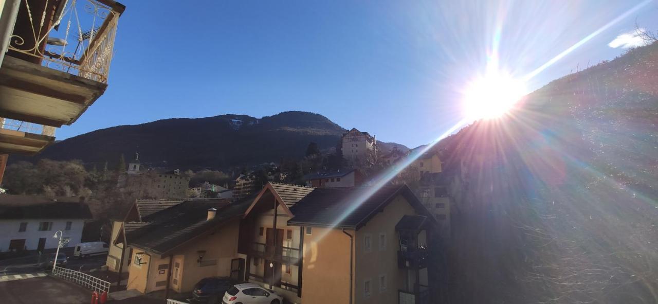 Joli appartement rénové avec terrasse Brides-les-Bains Extérieur photo